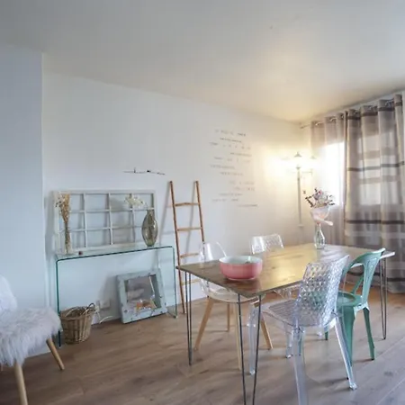 Charming In Billancourt *