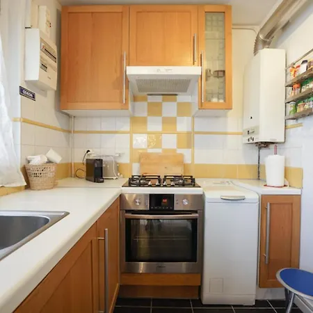 Charming In Billancourt *