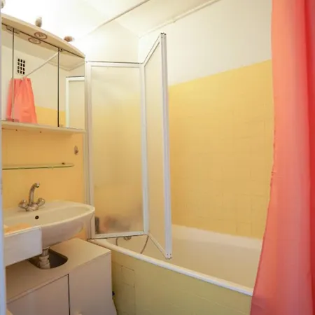 Charming In Billancourt *
